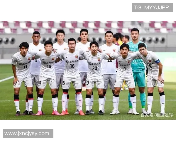 杭州足球队与上海足球队赛后复盘分析精彩配合与战术执行的深度剖析 杭州足球队与上海足球队赛后复盘分析精彩配合与战术执行的深度剖析