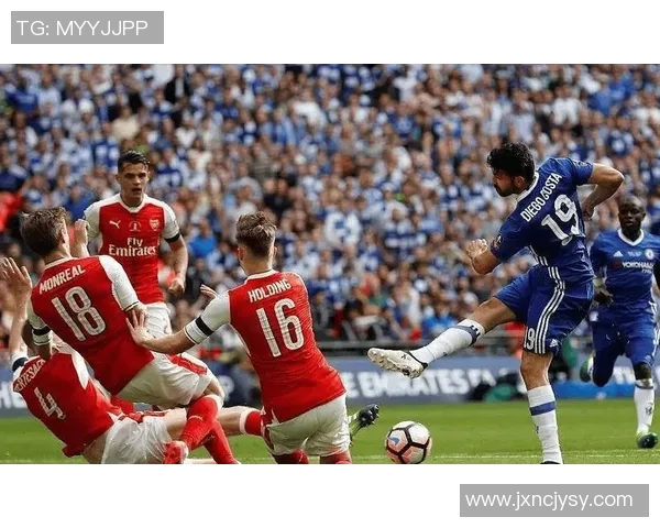 足球明星与他们的俱乐部关系揭秘各大联赛明星球员的归属与成就分析 足球明星与他们的俱乐部关系揭秘各大联赛明星球员的归属与成就分析