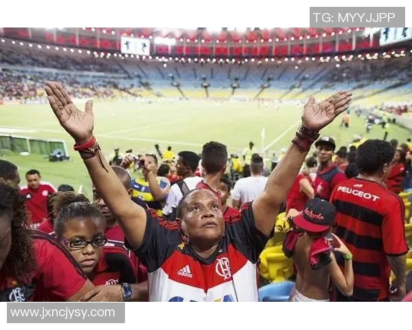 足球明星亲临线下踢球精彩瞬间回顾与球迷互动的热血时刻 足球明星亲临线下踢球精彩瞬间回顾与球迷互动的热血时刻