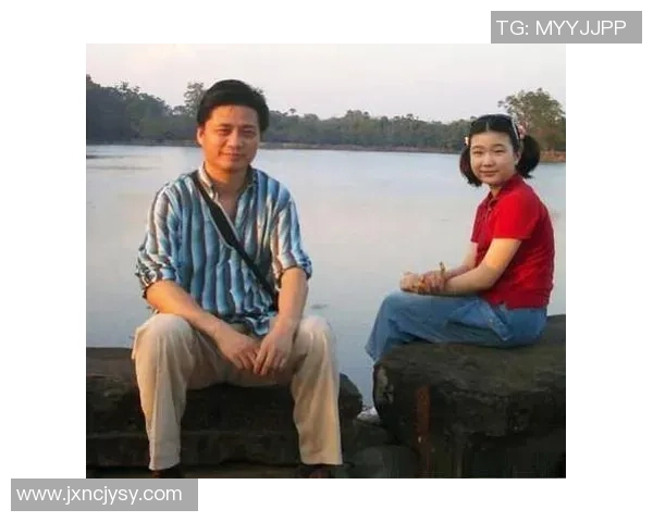 足球明星的妻子们生活揭秘下载独家资料让你了解她们的故事与风采 足球明星的妻子们生活揭秘下载独家资料让你了解她们的故事与风采