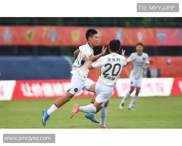 杭州足球队以69分稳居大师赛积分榜首位争冠形势明朗